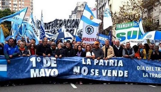 La CGT se movilizó contra el Gobierno y confirmó el paro del 9 de mayo ...