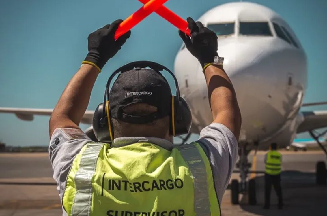 En medio del conflicto aeronutico, el Gobierno fren otro paro en  Intercargo con una conciliacin obligatoria - Aviones.com